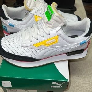 New Never worn Puma Future Rider Finish Jr size 6C